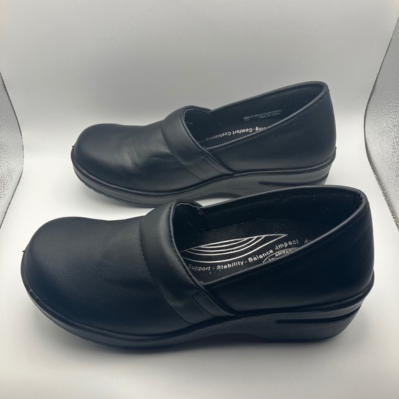 Easy Works by Easy Street 9M Slip Resistant Comfort Nursing Clogs Shoes Black - Picture 1 of 11